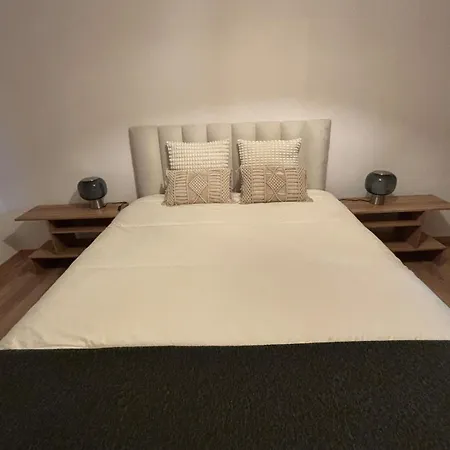 公寓 - The Light House