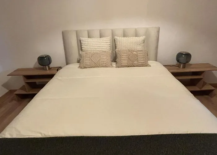 公寓 - The Light House