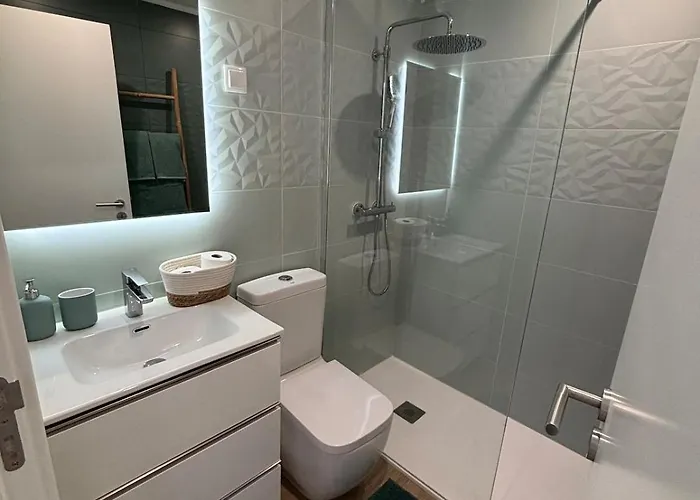 - The Light House * 佩尼契